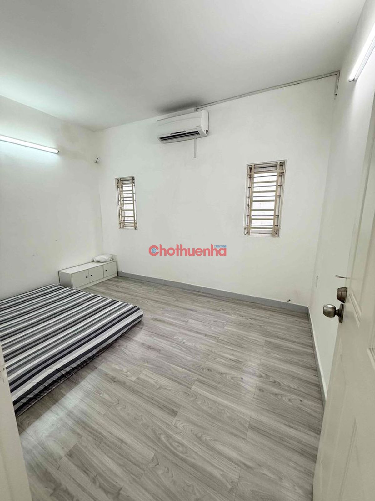 Cho thuê nhà nguyên căn Lạc Long Quân, P.1, Quận 11 