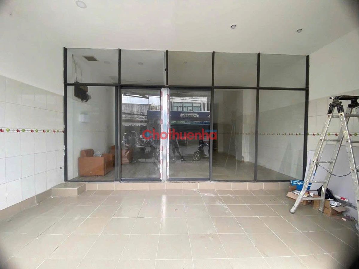 Cho thuê mặt bằng lối đi riêng biệt ngay mặt tiền Phan Văn Trị, Phường 14, Quận Bình Thạnh