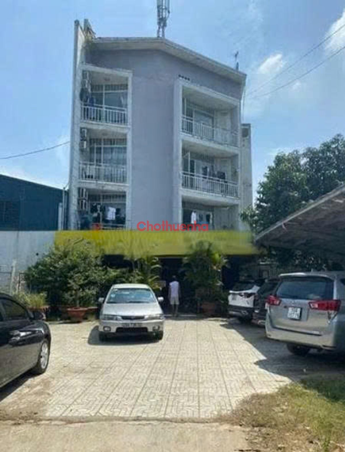 Cho thuê tòa nhà 40 phòng tại Võ Trần Chí, Bình Tân, DT 20x20m, giá chỉ 100tr/tháng
