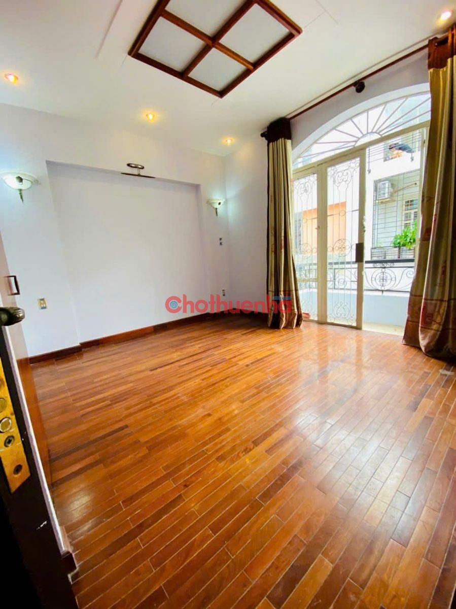 Cho thuê nhà Hoa Huệ, Phường 7, Phú Nhuận - ngang 5m,  tầng rộng rãi