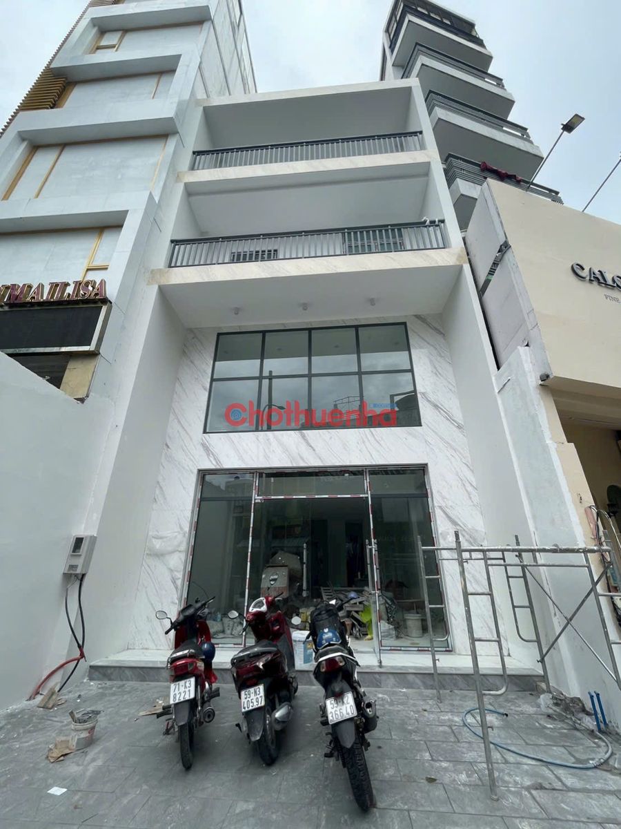 CHO THUÊ NHÀ MẶT TIỀN ĐƯỜNG TRẦN HUY LIỆU, QUẬN 3 - NGANG 6,4M - CÓ THANG MÁY 