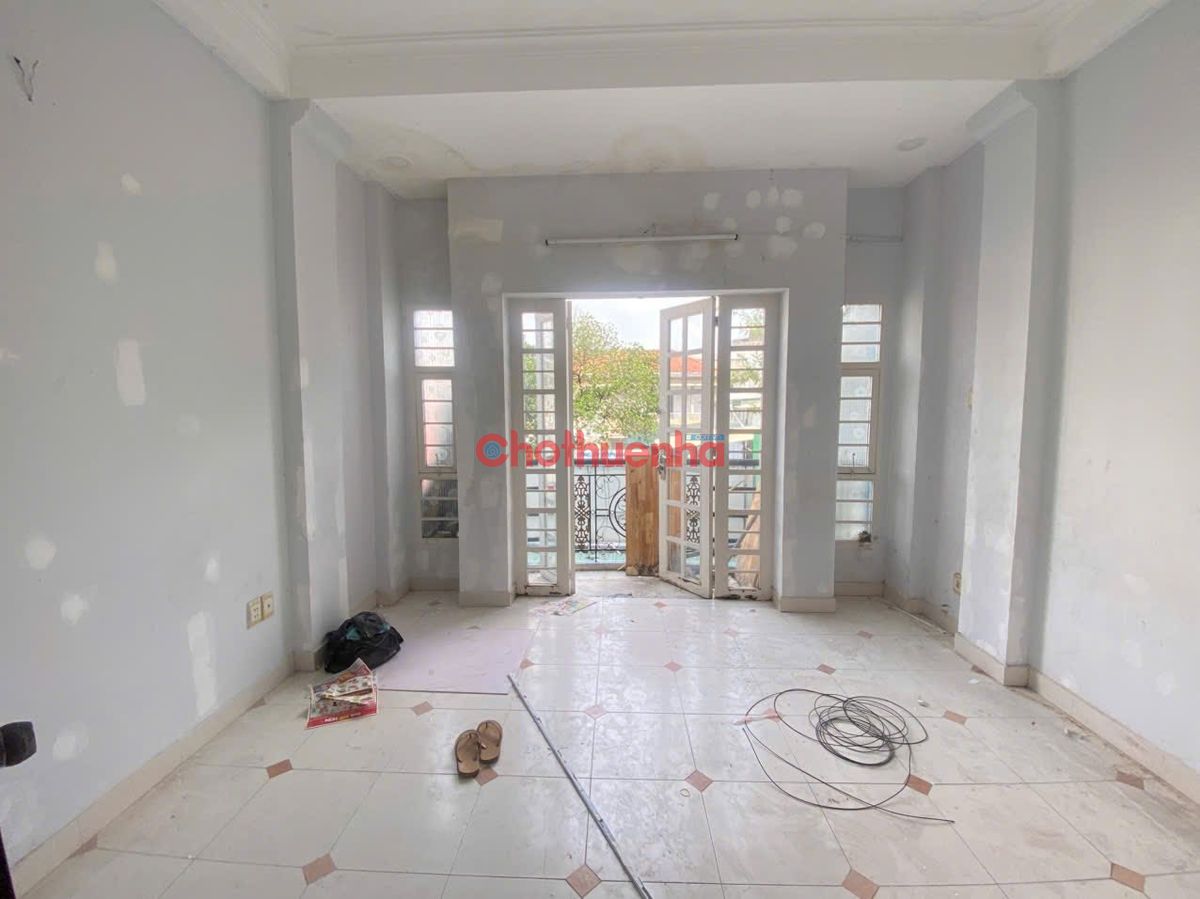 Cho thuê nhà Nguyễn Trọng Tuyển, Phường 1, Quận Tân Bình.