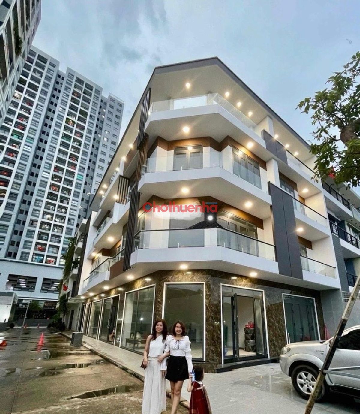 Cho Thuê nhà góc 2 mặt tiền siêu mới - nhà trống nhận nhà ngay