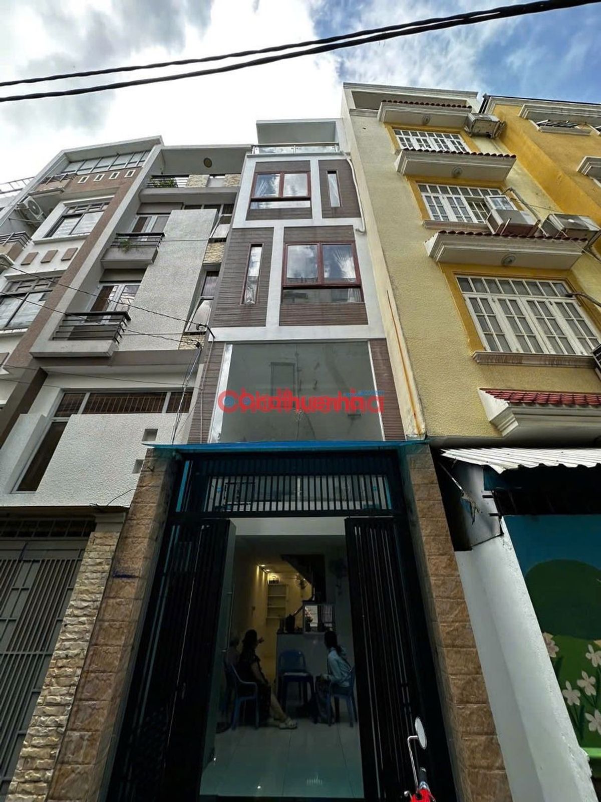 Cho thuê nhà đẹp Trần Huy Liệu, giá chỉ 18 triệu