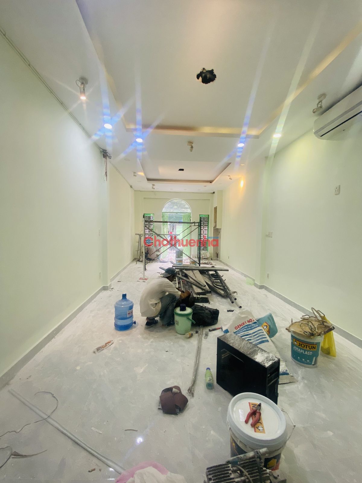 CHO THUÊ NHÀ MẶT TIỀN PHÚ NHUẬN - 4X30 - 2 LẦU SÂN THƯỢNG MỚI ĐẸP