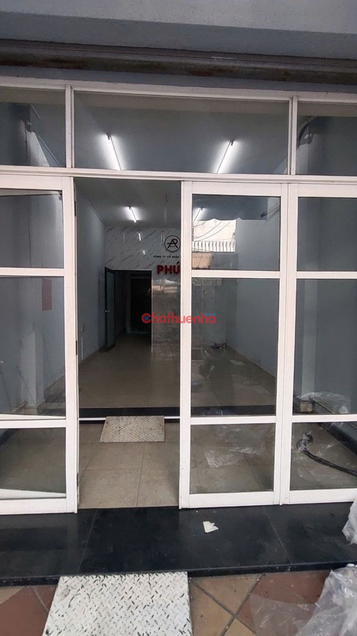 Cho thuê Nhà Nguyên Căn Lý Thường Kiệt, P15, 324m², Quận 11, 4 Tầng