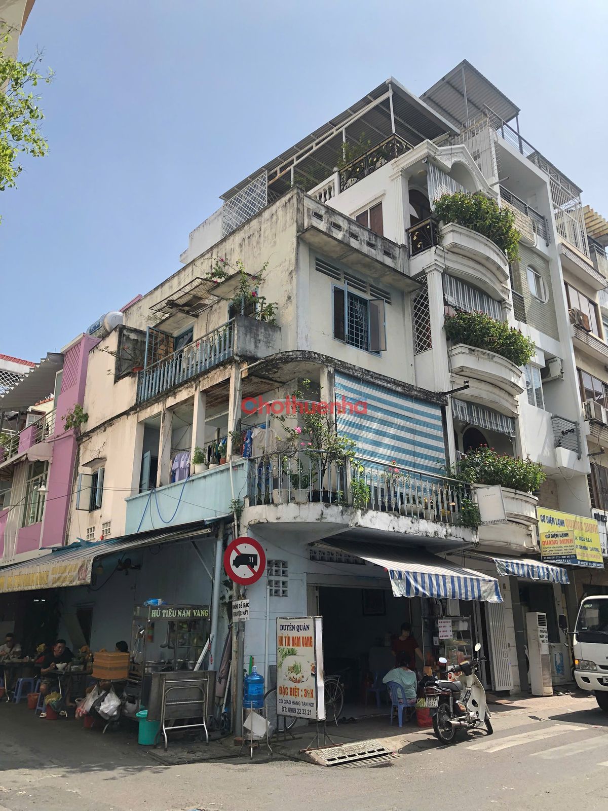 CHO THUÊ NGUYÊN CĂN GÓC 2 MẶT TIỀN ĐƯỜNG VƯỜN CHUỐI, PHƯỜNG 4, QUẬN 3