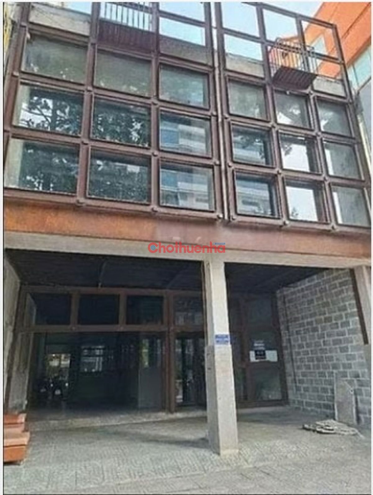 CHO THUÊ NHÀ MẶT TIỀN NGUYỄN TRI PHƯƠNG, PHƯỜNG 4, QUẬN 10 – NGANG GẦN 9M