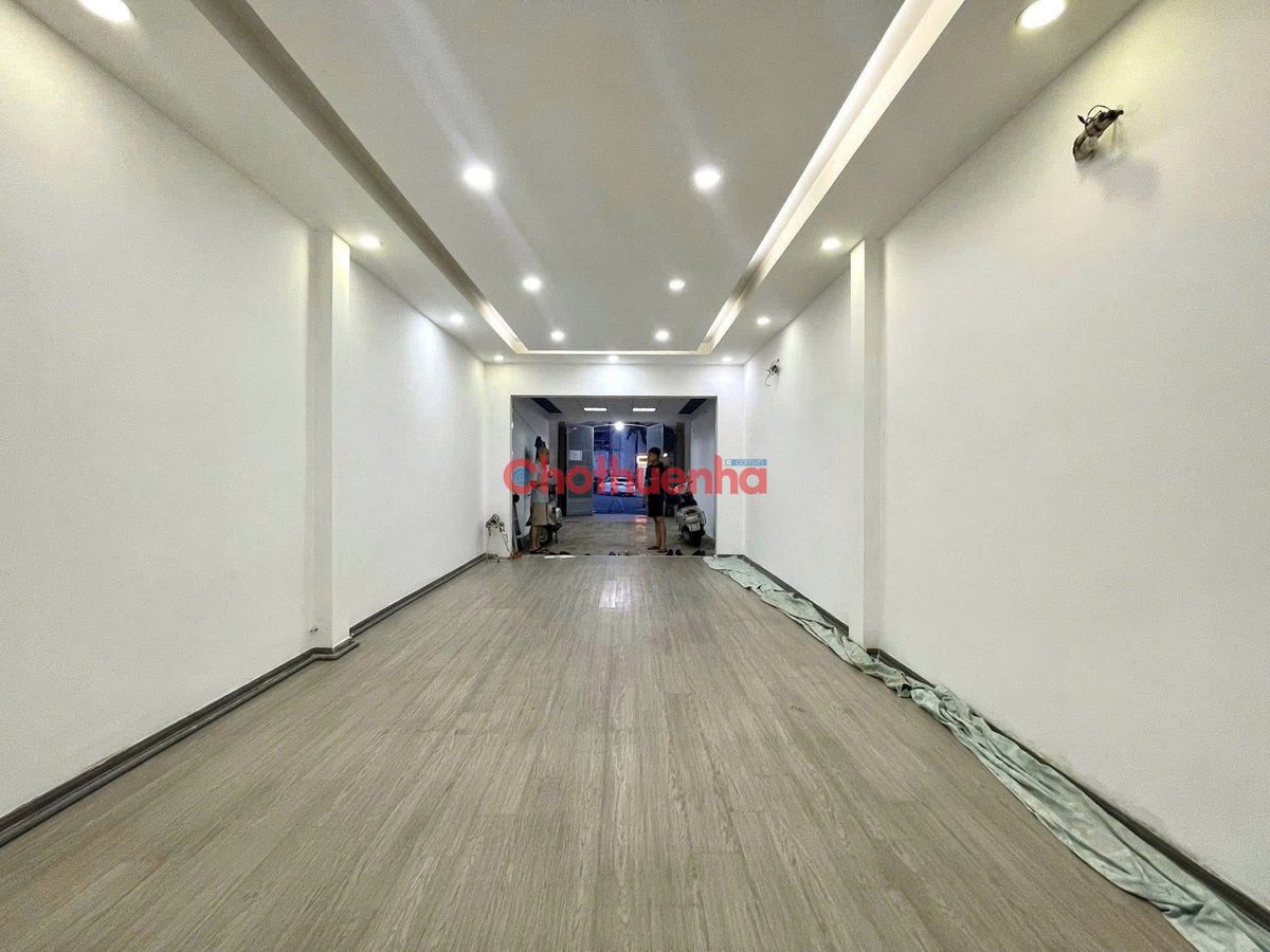 CHO THUÊ NHÀ MẶT TIỀN ĐƯỜNG TRẦN QUANG DIỆU, QUẬN 3 - KHU KINH DOANH THỜI TRANG