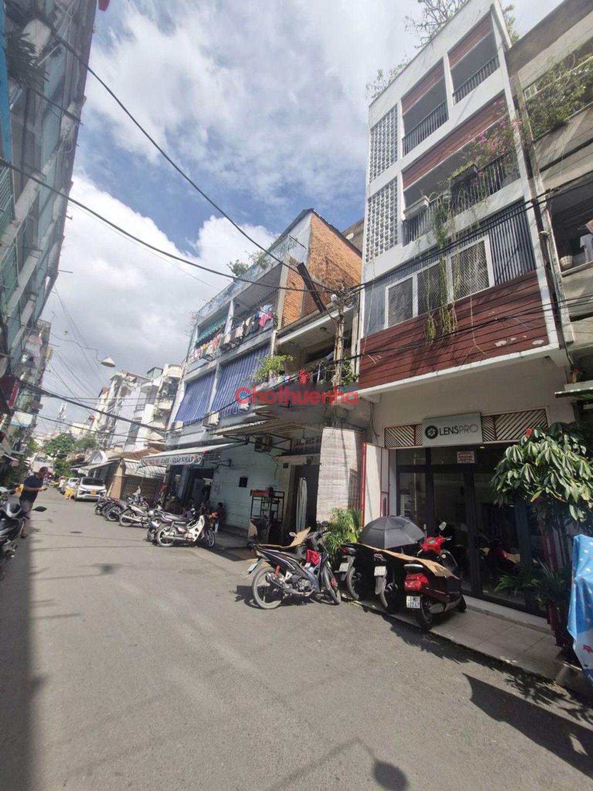 CHO THUÊ NHÀ Q3 - 4 LẦU - NHÀ VUÔNG VẮN HẺM ĐẸP 