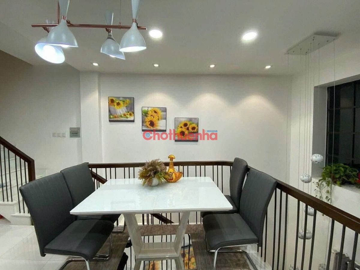 CHO THUÊ NHÀ HẺM ĐẸP QUẬN 3 - 4.5X15 - NHÀ MỚI ĐẸP VÔ Ở NGAY