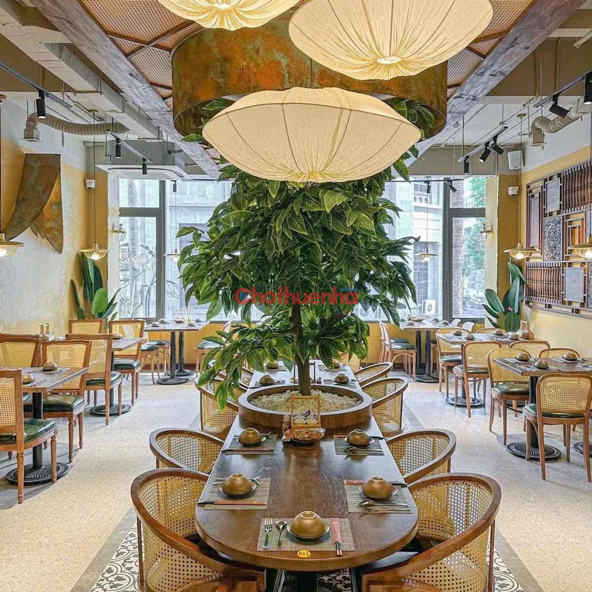 Sang lại nhà hàng Thái ngay mặt tiền Nguyễn Công Trứ, Phường Nguyễn Thái Bình, Quận 1. 