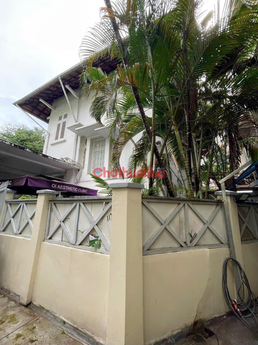 CHO THUÊ BIỆT THỰ GIỮA LÒNG SÀI GÒN - DTSD GẦN 500M2 - CÓ HỒ BƠI