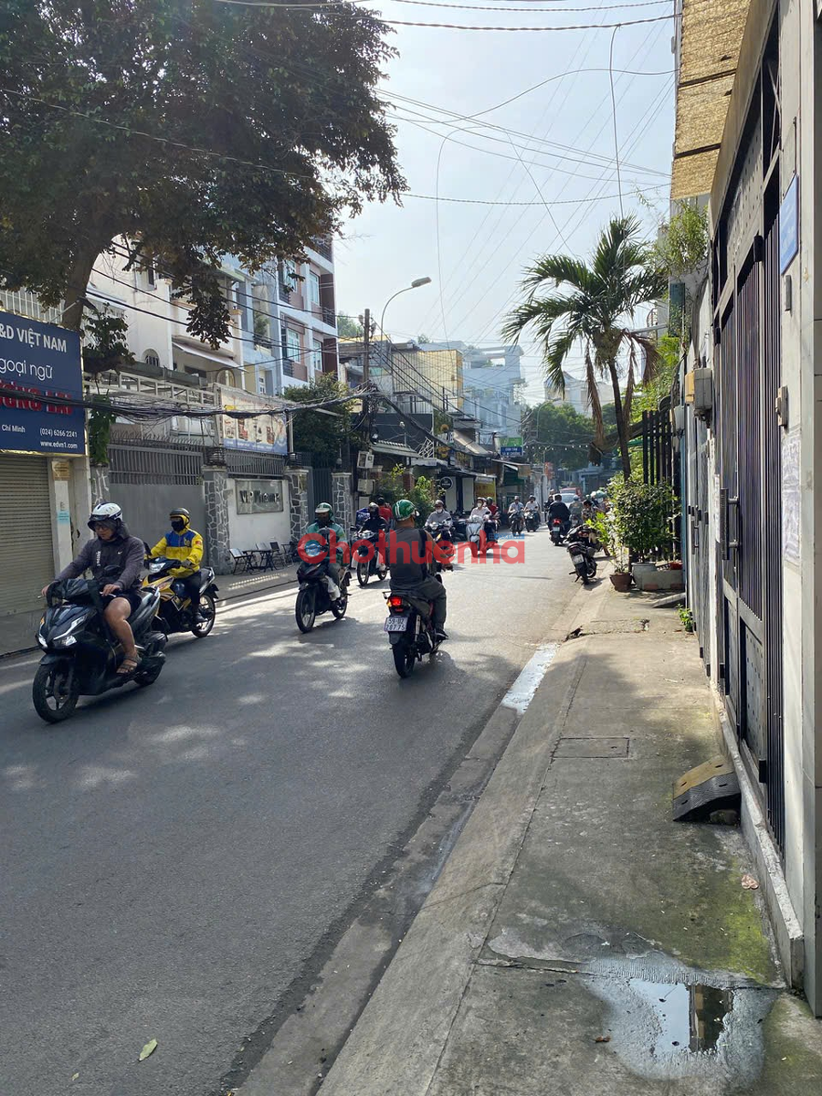 Cho thuê nhà hẻm đẹp tại đường Hòa Hưng, Quận 10