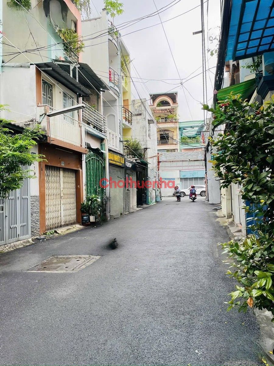 Cho thuê nhà HXH 4 Phòng Ngủ Huỳnh Văn Bánh , Phú Nhuận