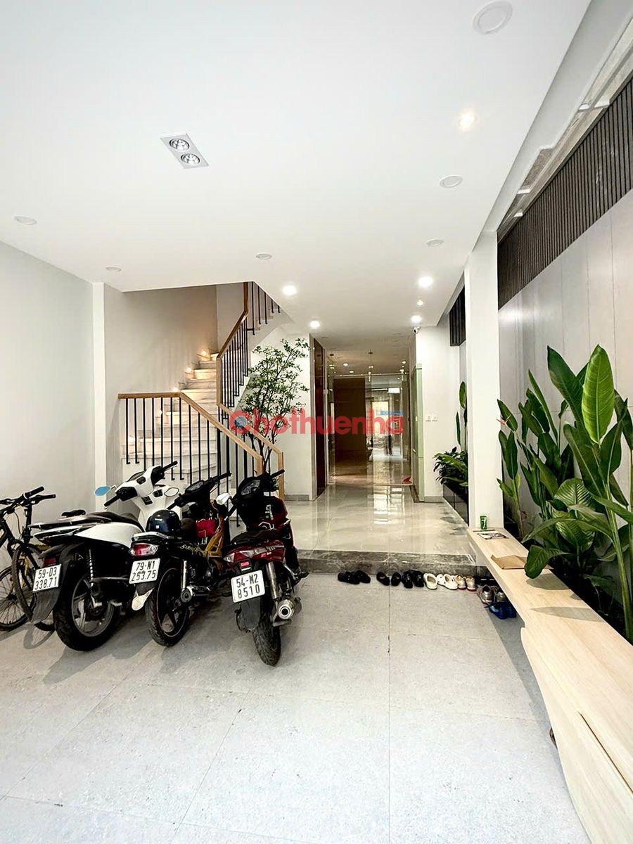 Cho thuê mặt bằng Ca Văn Thỉnh, P11, Tân Bình, 5x22m