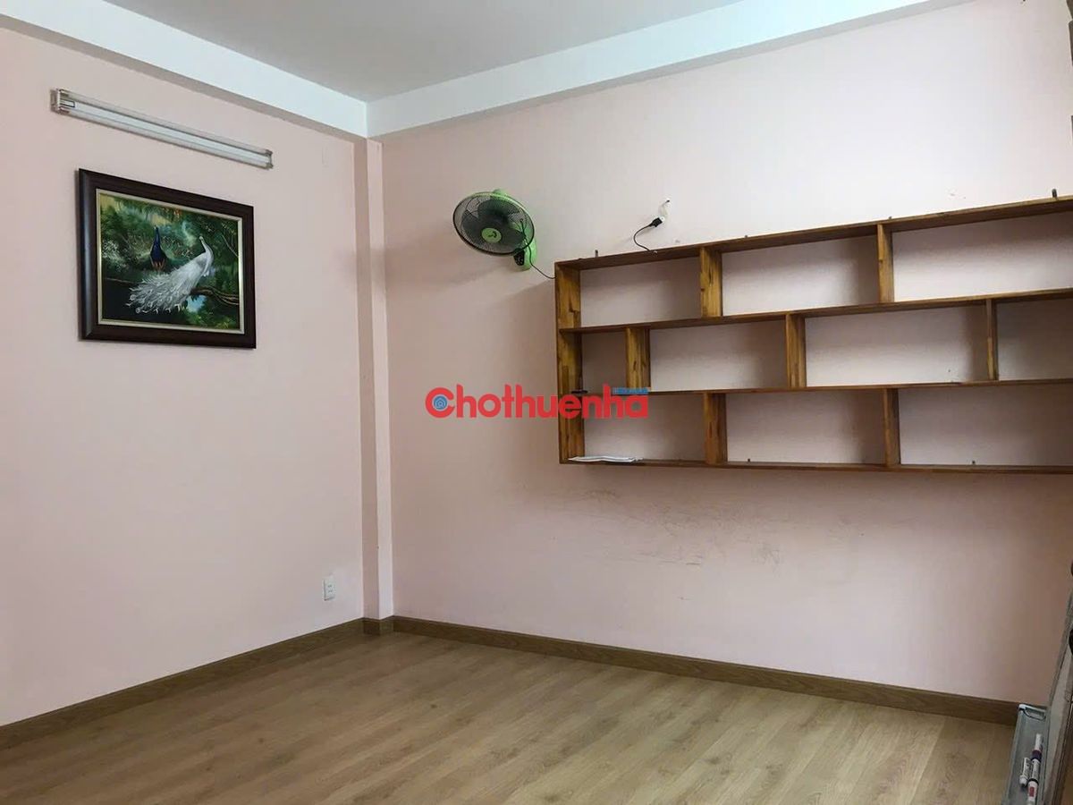 CHO THUÊ NHÀ NGUYÊN CĂN HẺM XE TẢI ĐƯỜNG NGUYỄN ĐÌNH CHÍNH DT 4,5x17 ĐÂU ĐƯỢC Ô TÔ