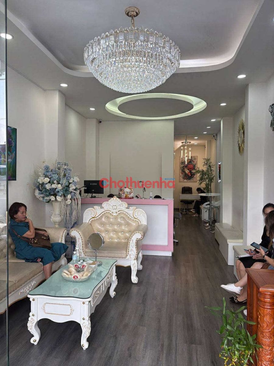 SANG THẨM MỸ VIỆN MẶT TIỀN ĐƯỜNG TRẦN HƯNG ĐẠO – QUẬN 1, 4x15m