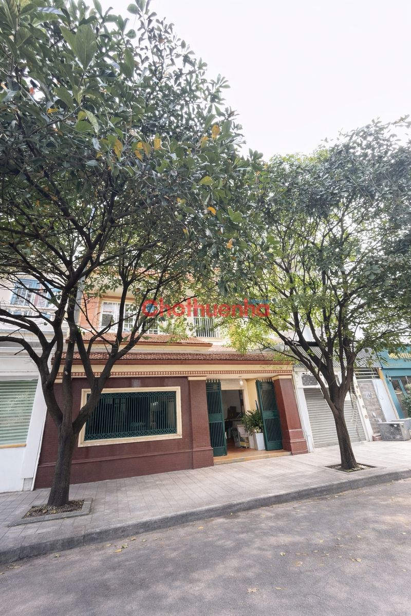 Cho thuê nhà mặt tiền đường Miếu Nổi - 8,2x16,5m – Khu Phan Xích Long sầm uất