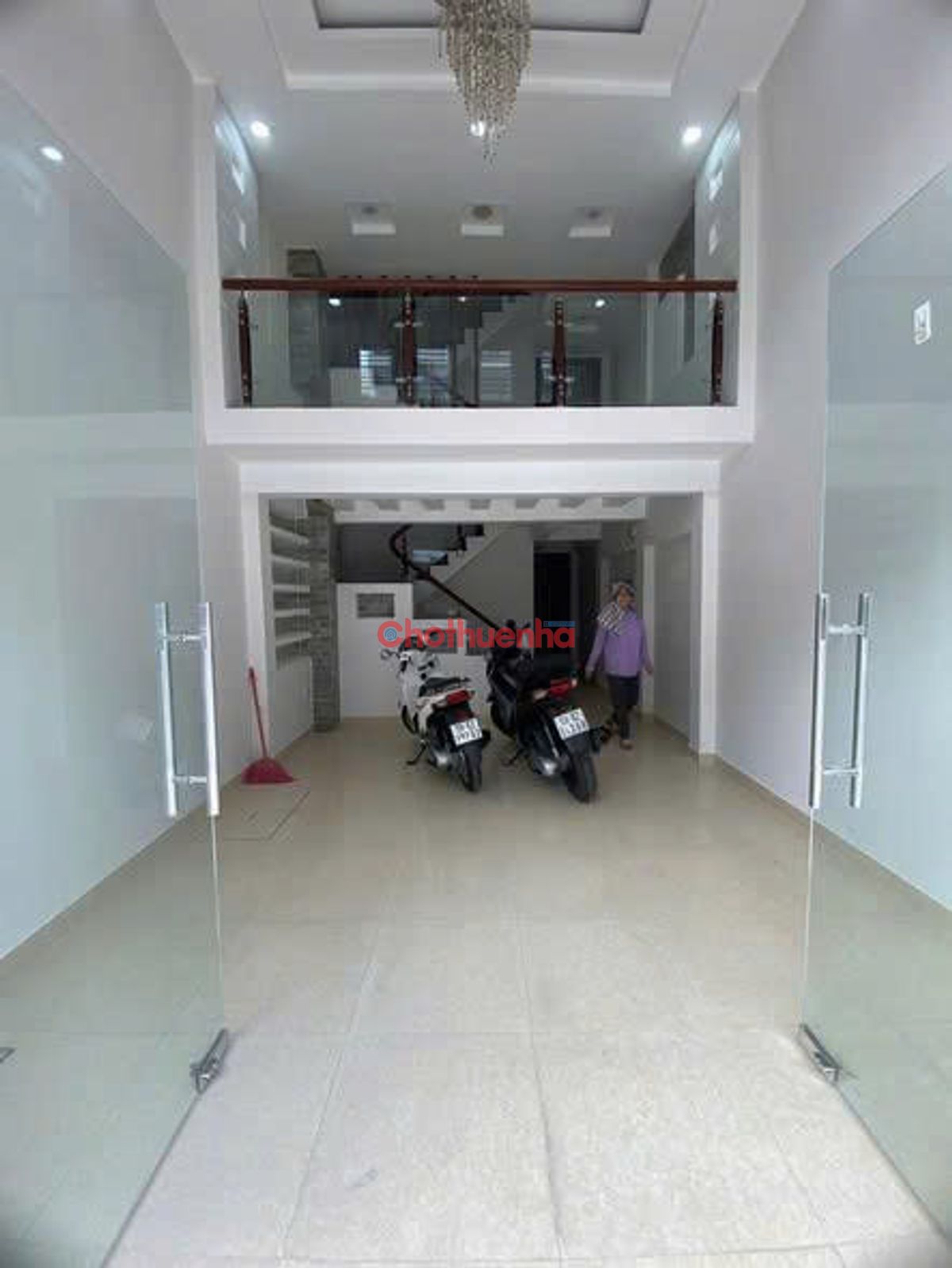 CHO THUÊ NHÀ MẶT TIỀN ĐƯỜNG HUỲNH VĂN BÁNH, PHÚ NHUẬN - 4x14M - VỊ TRÍ ĐẮC ĐỊA