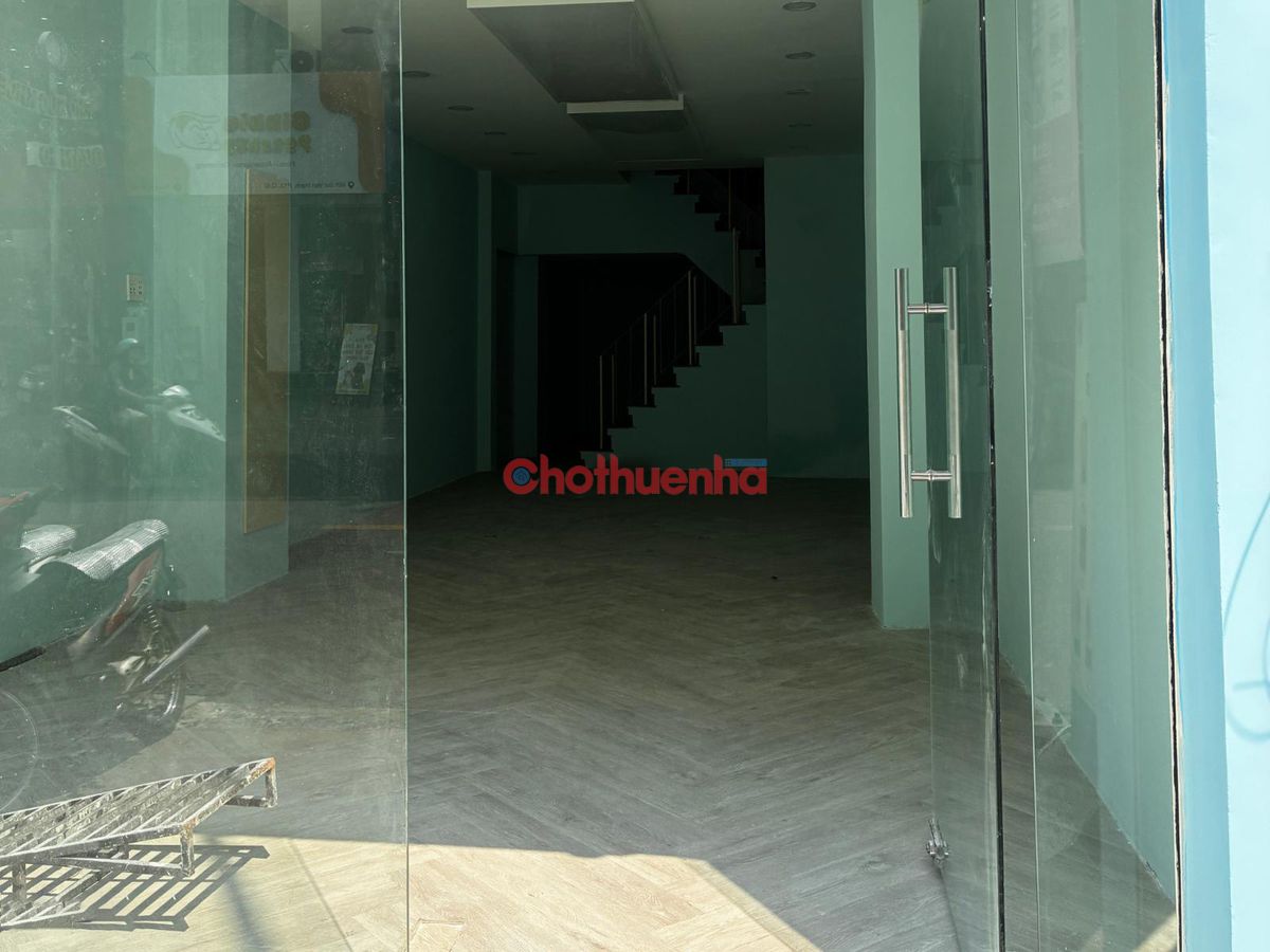 CHO THUÊ NHÀ MẶT TIỀN ĐƯỜNG SƯ VẠN HẠNH, QUẬN 10 - 4 TẦNG - NHÀ SƠN MỚI ĐẸP