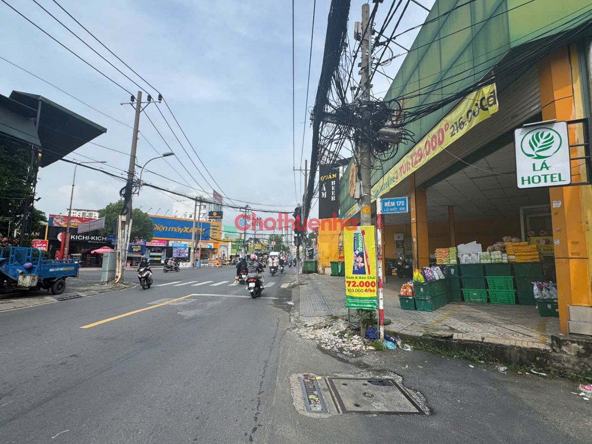 Cho thuê nhà mặt tiền đường Thoại Ngọc Hầu, Phường Hòa Thạnh, Quận Tân Phú