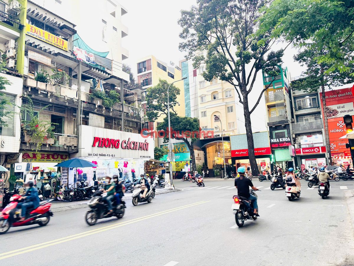 CHO THUÊ NHÀ MẶT TIỀN ĐƯỜNG VÕ VĂN TẦN, QUẬN 3 - NGANG 4.8M - PHỐ THỜI TRANG