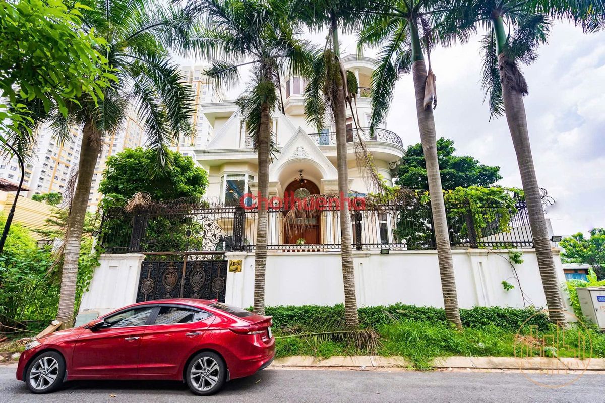 Cho thuê nhà nguyên căn Thảo Điền, Quận 2, khu biệt thự cao cấp, không gian riêng tư.