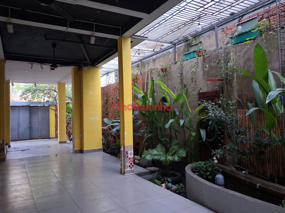 Cho thuê mặt bằng đường Đặng Thùy Trâm, Quận Bình Thạnh. 180m2 Phù hợp cà phê.