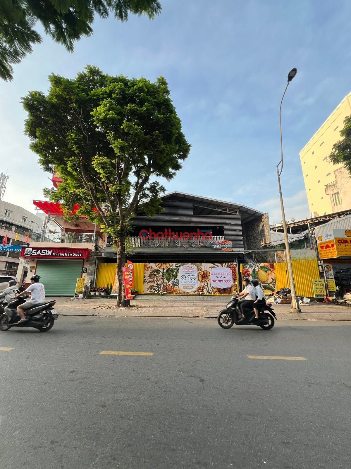 Cho Thuê Nhà 335 Lê Văn Sỹ phường 1 quận Tân Bình - Ngang 17m -DTSD 800m2