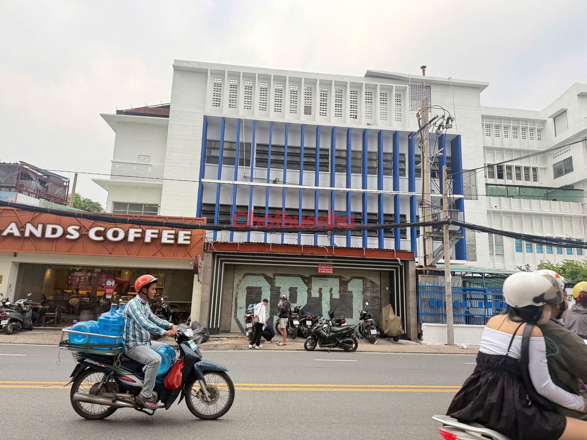 Cho thuê nhà mặt tiền Cách Mạng Tháng Tám, Quận 3, 100m2, KD Tự Do