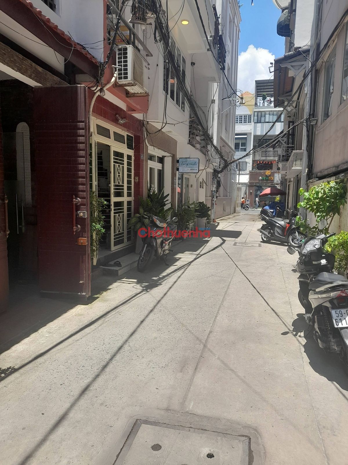 Cho thuê nhà nguyên căn Đường Phan Kế Bính Quận 1 - Hẻm Xe Hơi