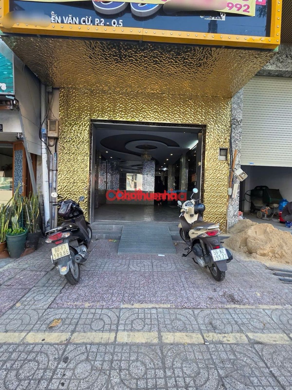 CHO THUÊ NHÀ MẶT TIỀN ĐƯỜNG NGUYỄN VĂN CỪ, QUẬN 5. GIÁP QUẬN 1, 9PN