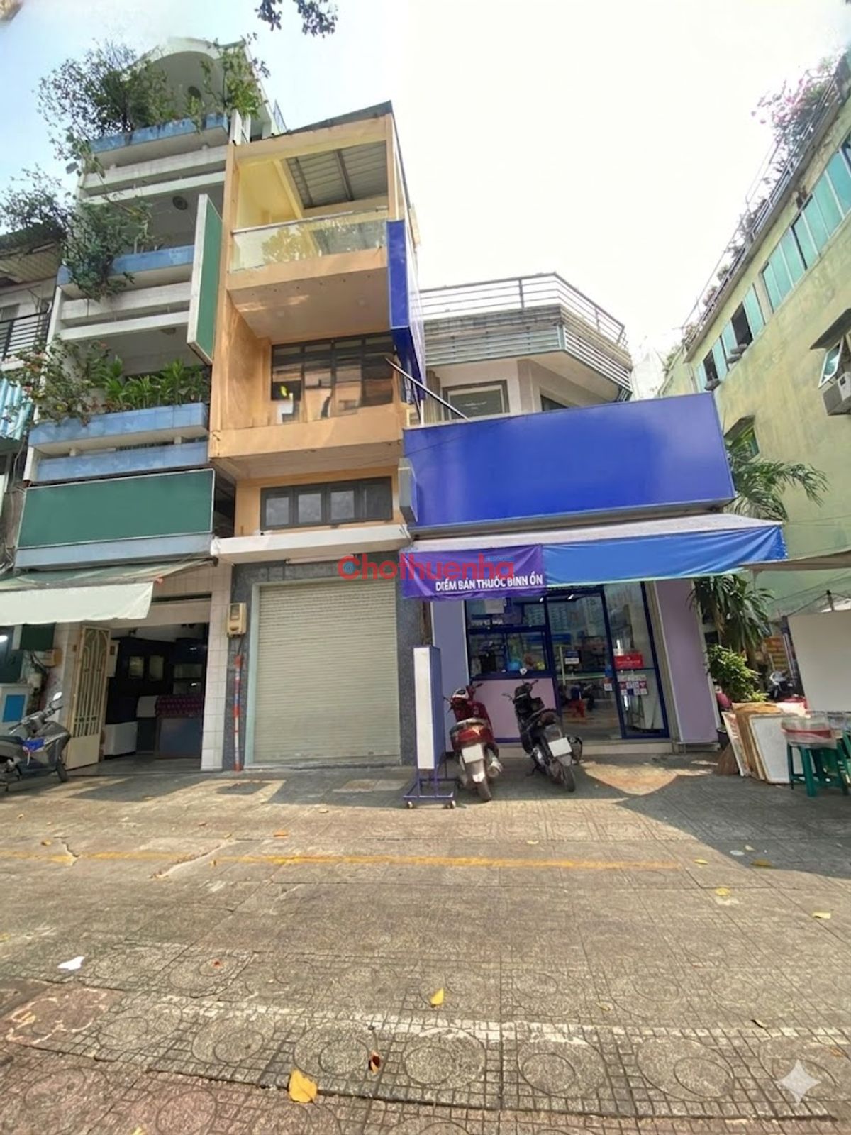 CHO THUÊ MẶT TIỀN ĐƯỜNG NGUYỄN TRI PHƯƠNG, QUẬN 10 - LỀ ĐƯỜNG RỘNG RÃI - 3 TẦNG