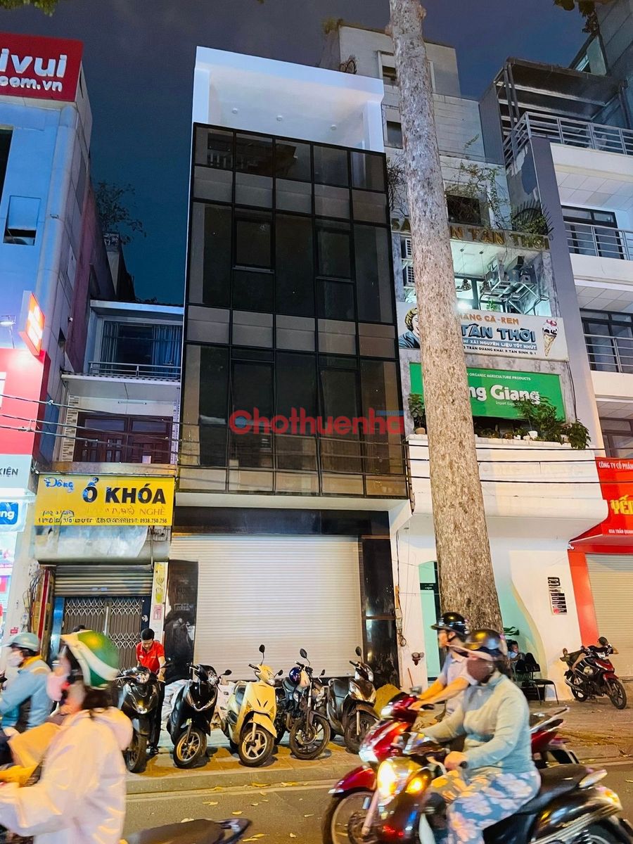 CHO THUÊ NHÀ MẶT TIỀN ĐƯỜNG TRẦN QUANG KHẢI, QUẬN 1 - NGANG 4,8M