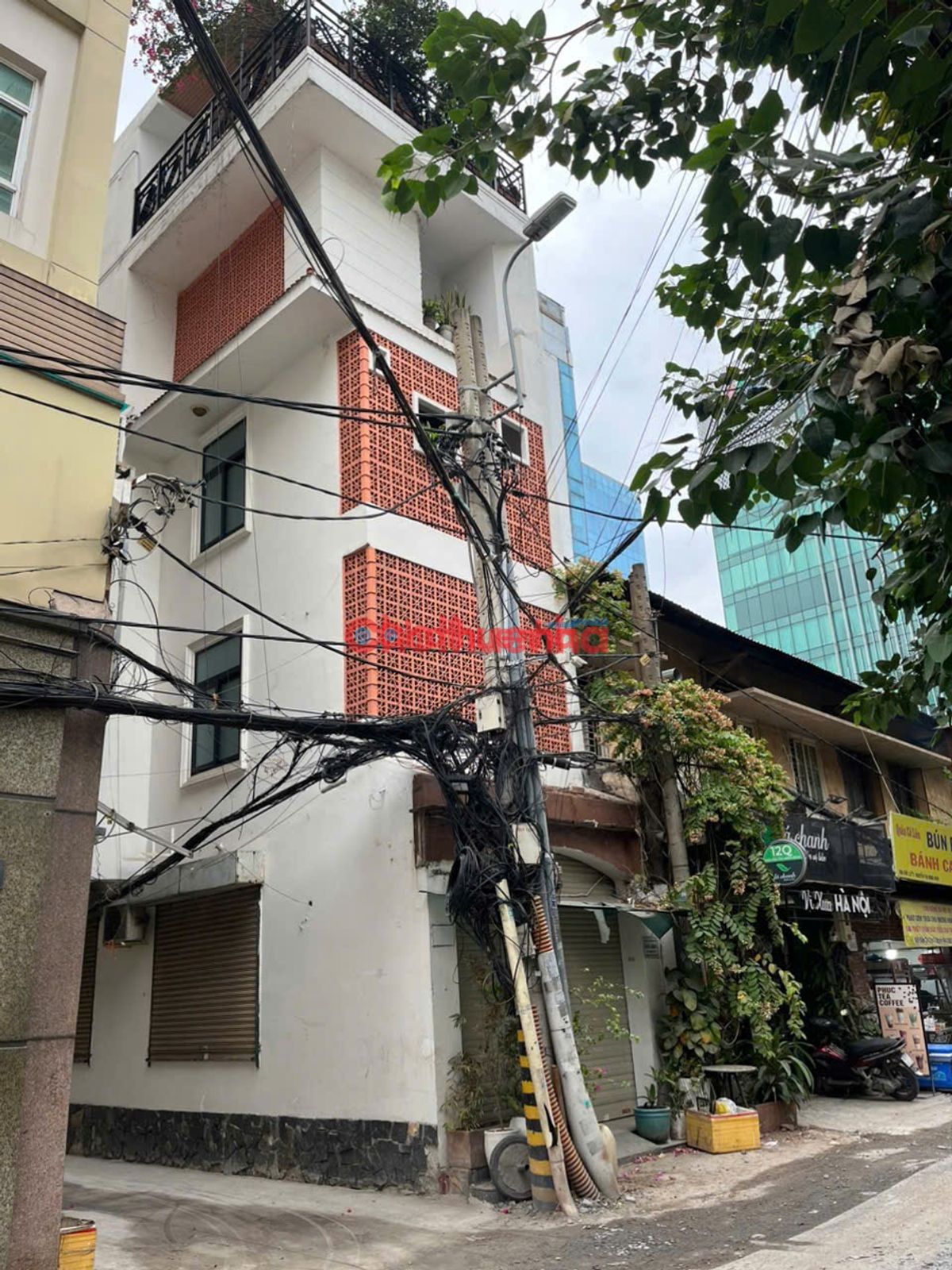 CHO THUÊ MB KINH DOANH 1 TRỆT 2 LẦU Ở NGUYỄN THỊ MINH KHAI, QUẬN 1, GIÁ 40 TRIỆU