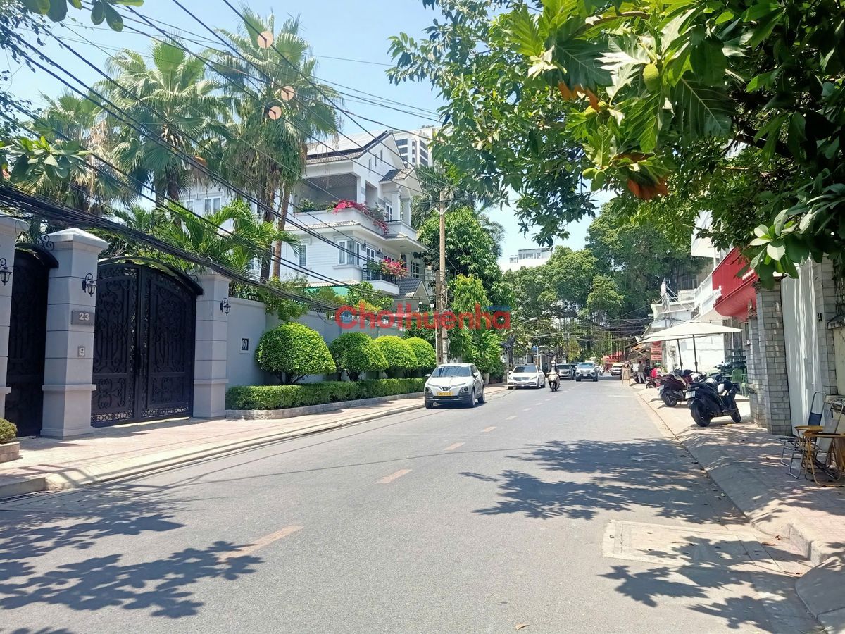 CHO THUÊ BIỆT THỰ ĐƯỜNG THÁI LY, PHƯỜNG THẢO ĐIỀN, QUẬN 2 - DT: 22X25M - SÂN VƯỜN RỘNG