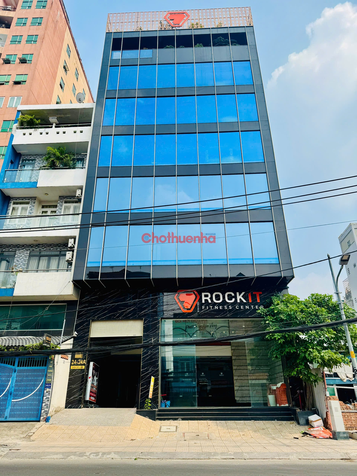 CHO THUÊ TÒA NHÀ 24A ĐINH BỘ LĨNH DIỆN TÍCH HƠN 1000M2 SỬ DỤNG 