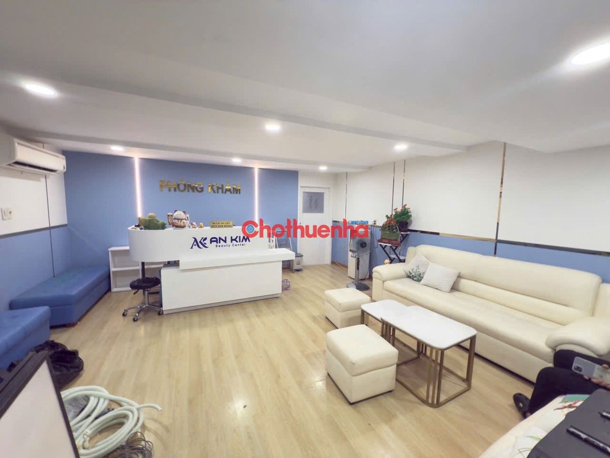 CHO THUÊ NHÀ ĐƯỜNG LÊ ĐẠI HÀNH, QUẬN Q11. NGANG 10M. HXH