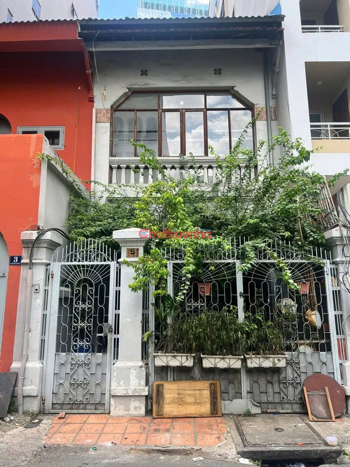 CHO THUÊ NHÀ MẶT TIỀN TẠI 5 NGÔ VĂN NĂM, QUẬN 1 - KINH DOANH TỰ DỌ