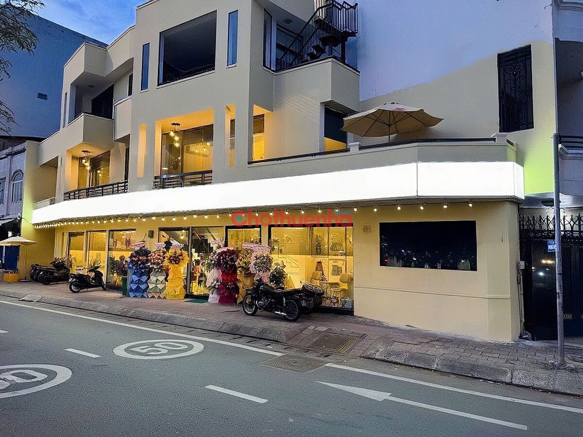 CHO THUÊ NHÀ MẶT TIỀN  ĐƯỜNG PHÙNG HƯNG , QUẬN 5 - DT 180M2 TRỆT 2 LẦU