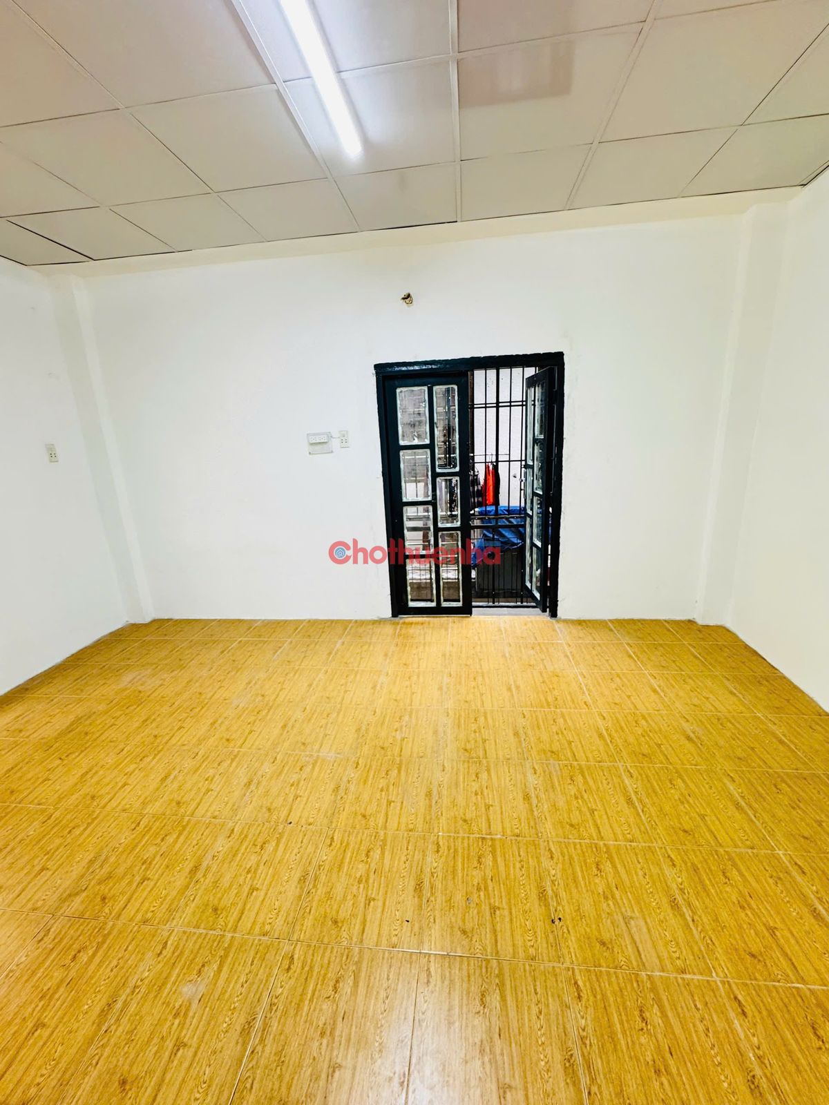 CHO THUÊ NHÀ NGUYÊN CĂN ĐƯỜNG CMT8 QUẬN 3 - DT 5X8 2 PHÒNG NGỦ