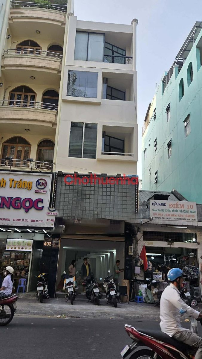 CHO THUÊ NHÀ MẶT TIỀN NGUYỄN TRÃI, PHƯỜNG 7, QUẬN 5