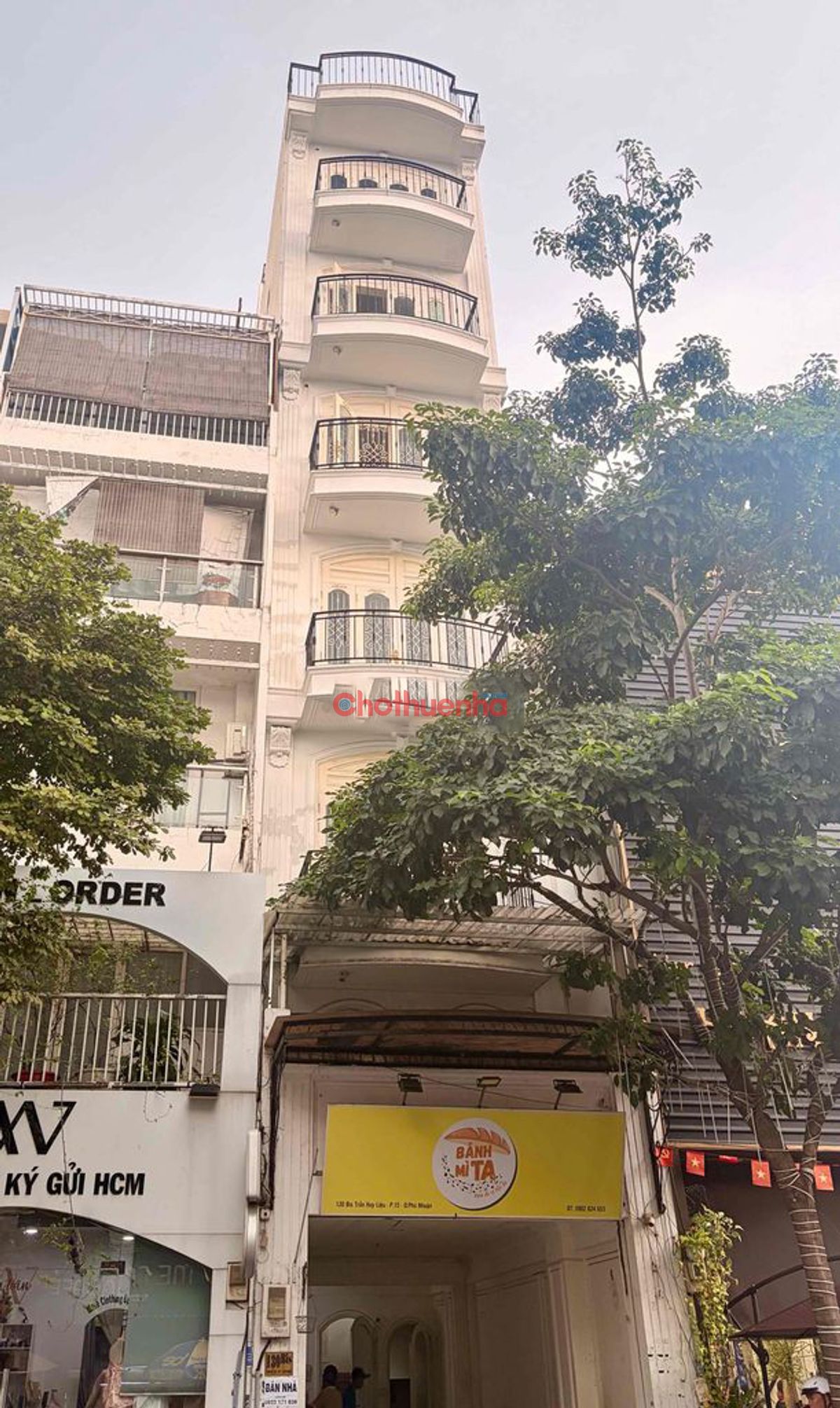 CHO THUÊ NHÀ MẶT TIỀN TRẦN HUY LIỆU, PHÚ NHUẬN - 8 TẦNG CÓ THANG MÁY - VỈA HÈ 4M