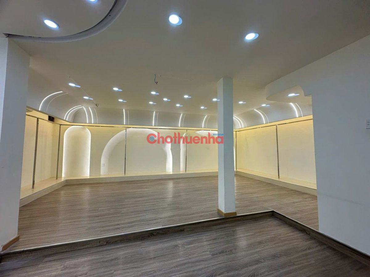 CHO THUÊ MẶT TIỀN ĐƯỜNG HỒ VĂN HUÊ, PHÚ NHUẬN - NGANG 10M TRỐNG SUỐT - GIÁ 50TR