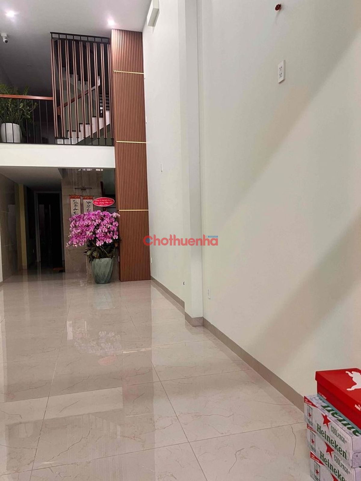 Cho thuê mặt bằng đường Tô Hiến Thành , Quận 10 - Trệt Lửng có thang máy