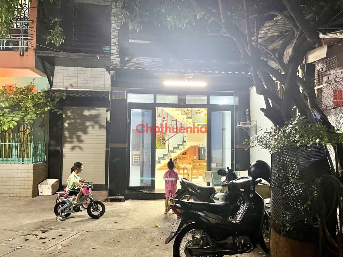 Cho thuê nhà nguyên căn mới tại đường Lạc Long Quân, Phường 10, quận Tân Bình, 