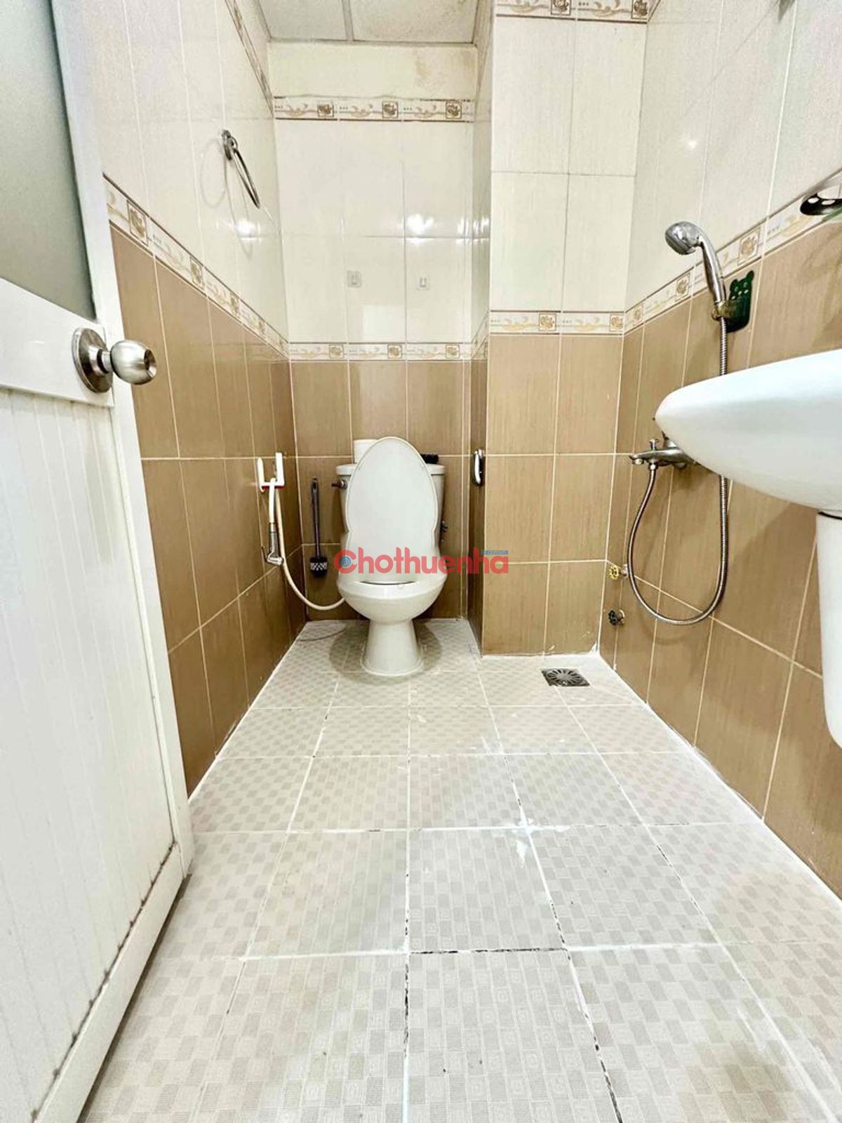 Cho thuê nhà hẻm xe hơi đường Nguyễn Bỉnh Khiêm, Phường Đa Kao, Quận 1.