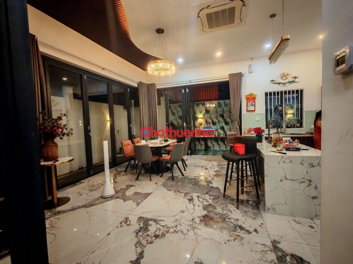 Cho thuê nhà nguyên căn 4PN + 4WC đường Nguyễn Văn Nghị Quận 8