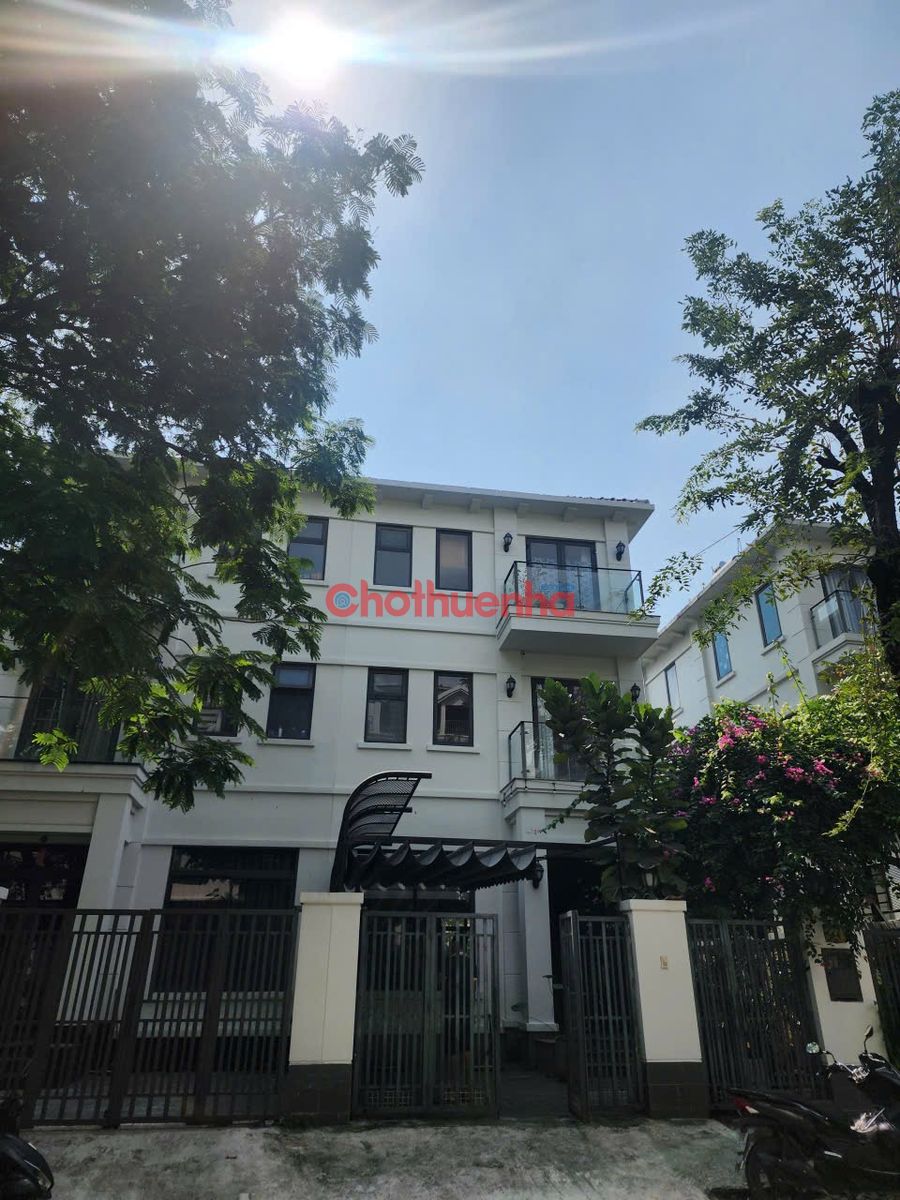 CHO THUÊ NHÀ MẶT TIỀN ĐƯỜNG SỐ 5 , Quận 2 - DT 8x22  KDC LAKEVIEW 